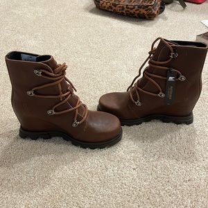 Sorel Wedge boots